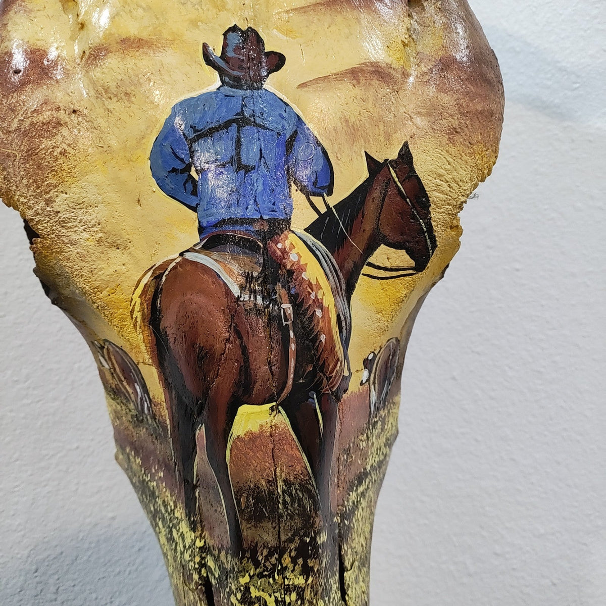 Crânio Real Bovino Com Pintura – Estilo Rústico Autêntico
